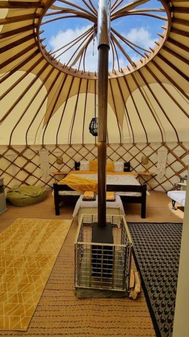 מלון Cynghordy Bronfelen Yurt מראה חיצוני תמונה