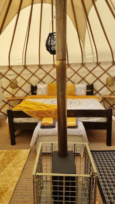 מלון Cynghordy Bronfelen Yurt מראה חיצוני תמונה